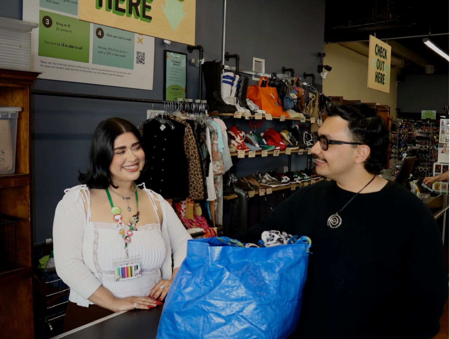 Sell Your Clothes — DeeLux.